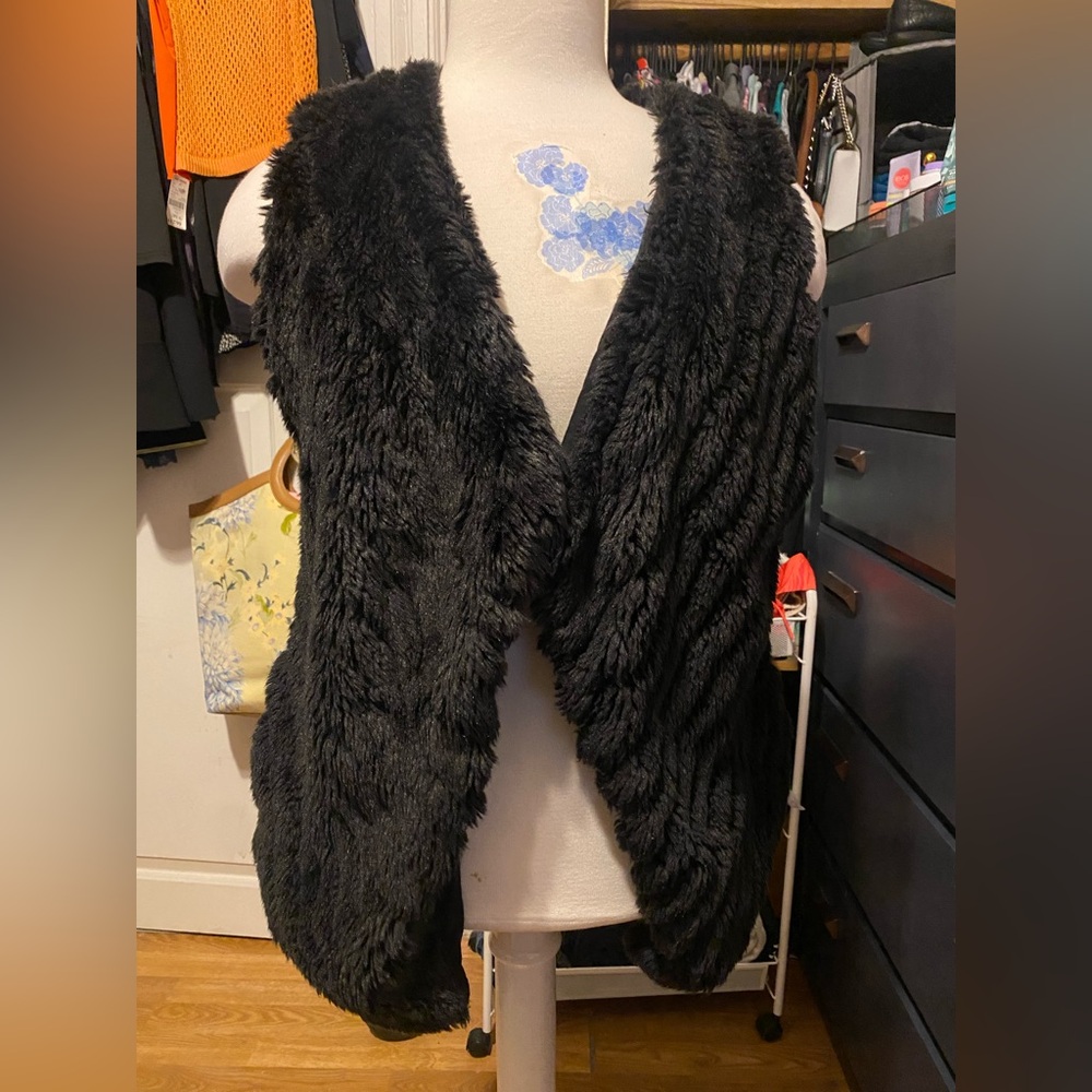 Pre-Owned, Women’s Size M BB Dakota Black Fur Vest